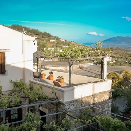 Agapi's Charming Retreat - Rustic Escape By Chania Maláxa