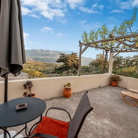 Agapi's Charming Retreat - Rustic Escape By Chania بيت للعطل Maláxa