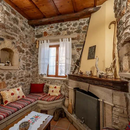 Agapi's Charming Retreat - Rustic Escape By Chania